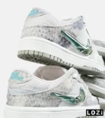 کفش کتانی مردانه و زنانه طوسی سفید سبز نایک NIKE dunk low steam puppet مدل 7205 - Image 4