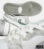 کفش کتانی مردانه و زنانه طوسی سفید سبز نایک NIKE dunk low steam puppet مدل 7205 - Image 10