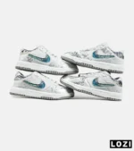 کفش کتانی مردانه و زنانه سفید آبی NIKE dunk low steam puppet مدل 7223 - Image 2